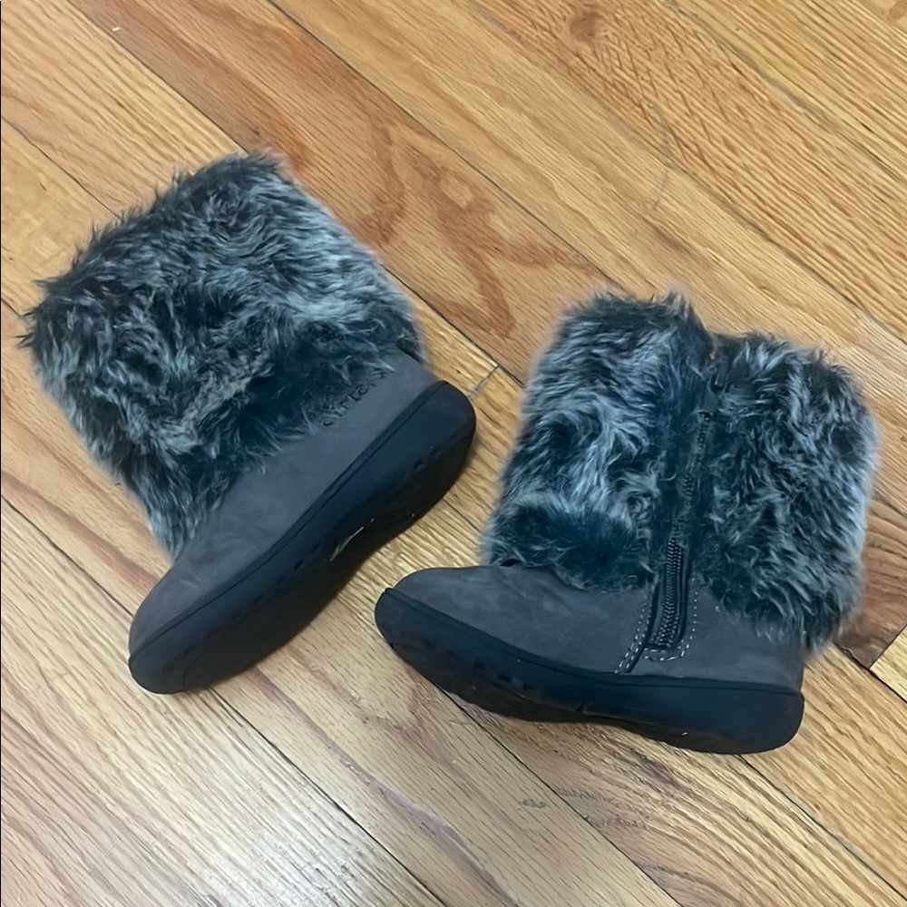 Carter's Gray and Black Cozy Winter Boots Toddler Size‎ 6